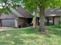 Building Photo - 2308 Shady Tree Ln