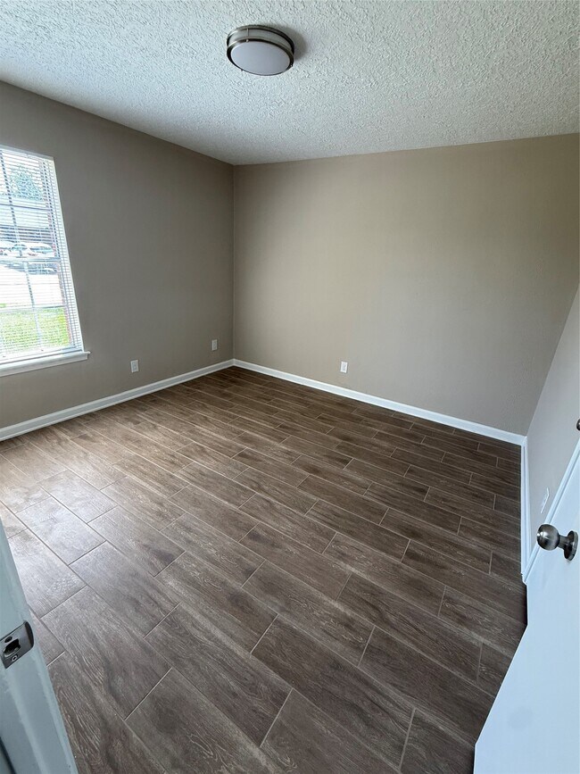 Building Photo - 4210 Steep Rock Dr