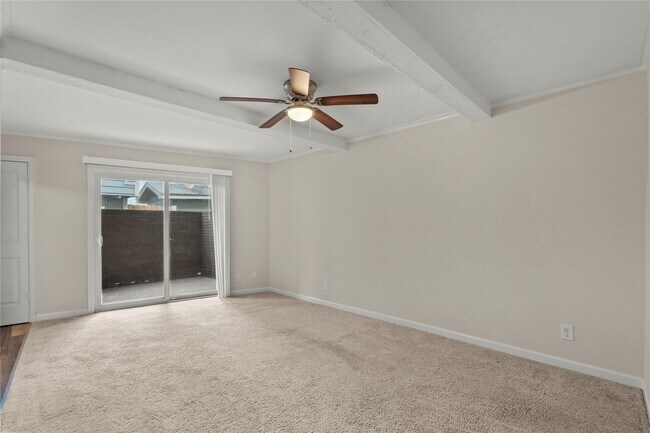 Building Photo - 102 The Strand