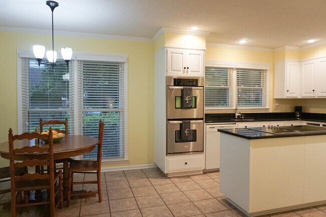 Building Photo - 116 Princeton Ln