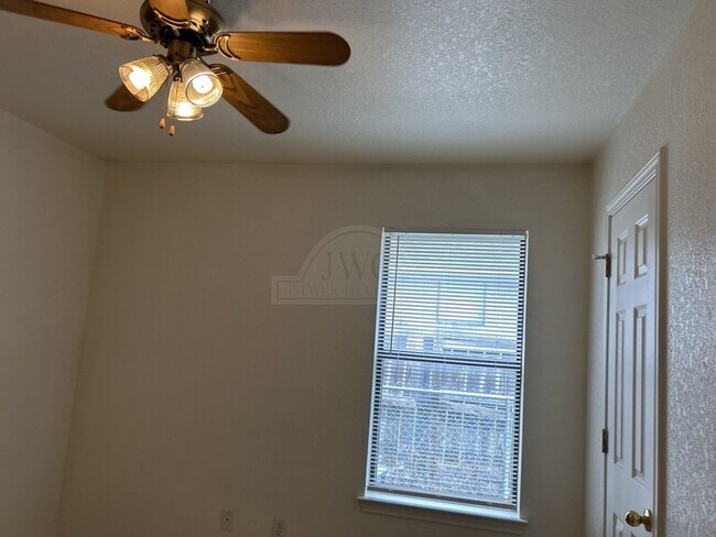 Building Photo - 2807 Edgefield St