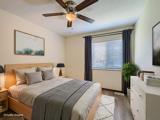 Building Photo - Charming 4 Bedroom 2.5 Bath in Lakewood!