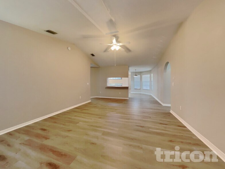 Building Photo - 7321 S Blue Sage