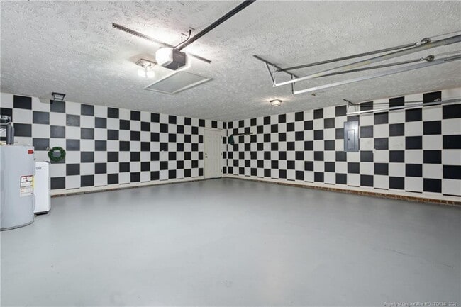 Building Photo - 419 Northwoods Dr