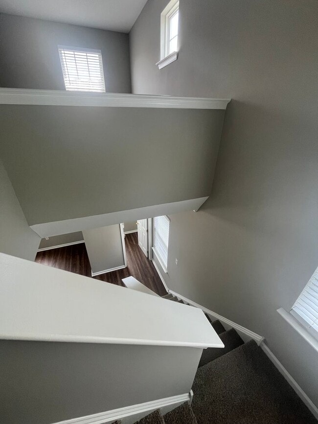 Building Photo - End Unit Townhouse in Brennan Estates- 2 B...
