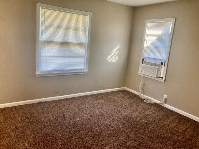 Building Photo - 808 S Lexington St