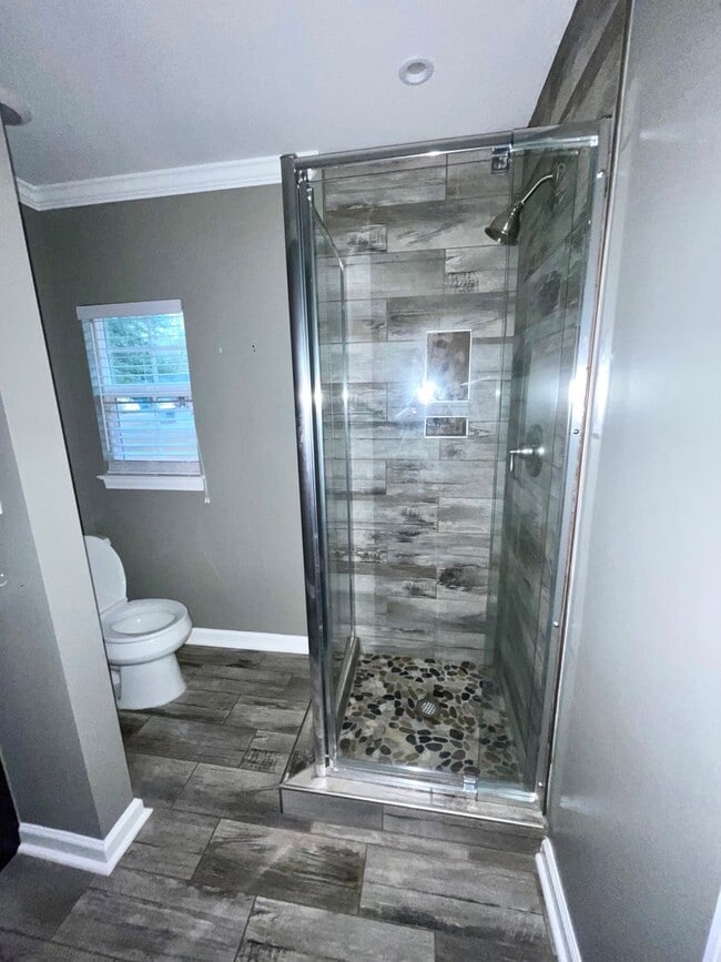 Building Photo - FALL MOVE-IN SPECIAL: 50% OFF 1st FULL MON...