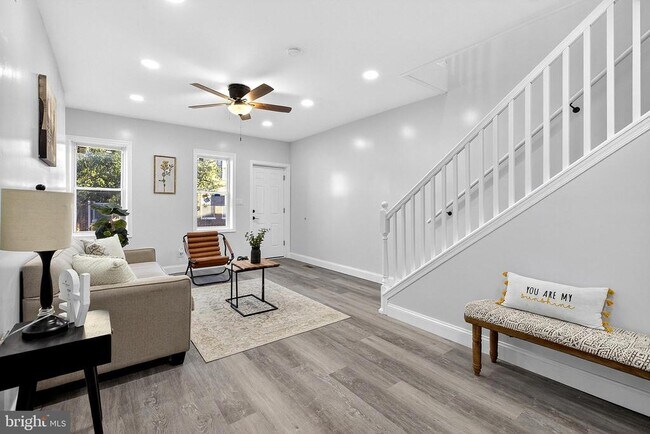 Building Photo - 903 Kirkwood St