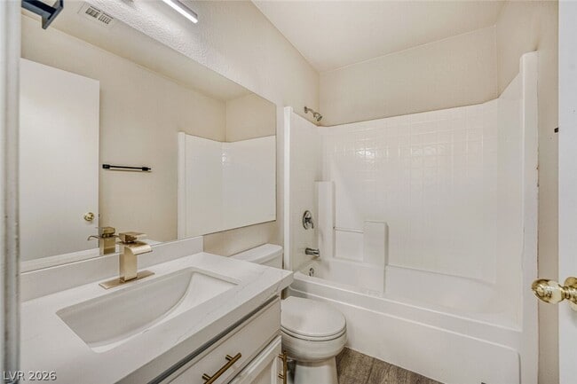 Building Photo - 5228 Boca Del Mar St