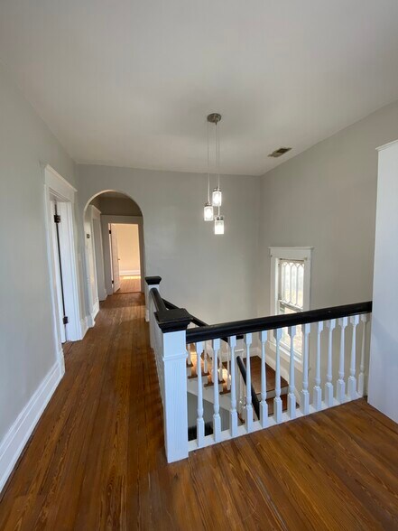 Building Photo - 11 Vista Ave