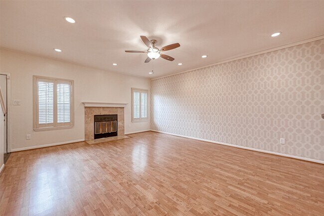 Building Photo - 9850 Pagewood Ln