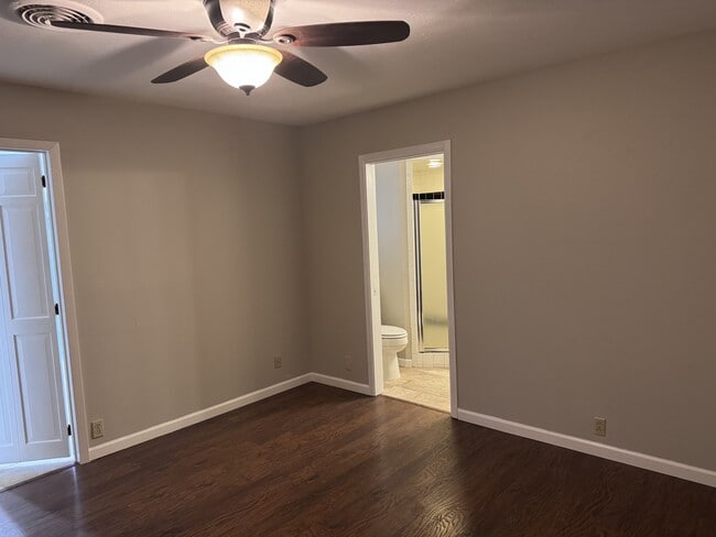 Building Photo - 2118 Westbrook Ave