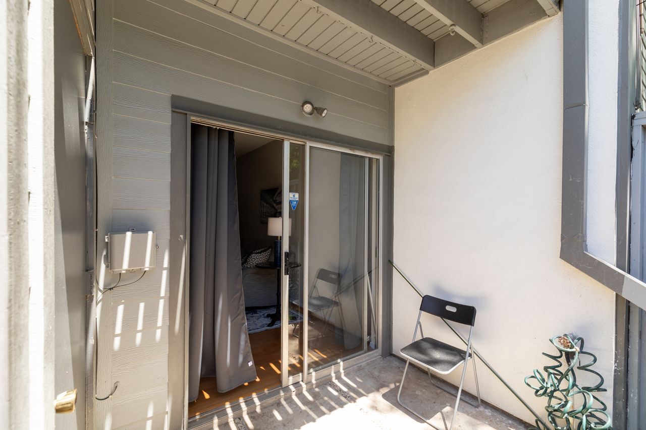 Building Photo - 5094 Glenmont Dr