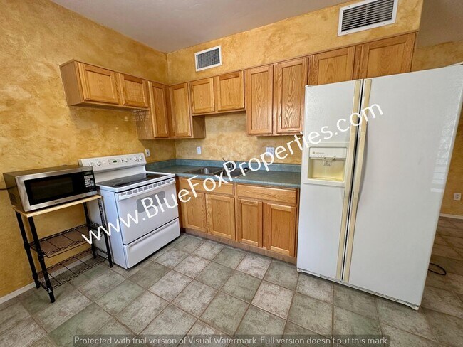 Building Photo - 4814 N Castle Ridge Rd