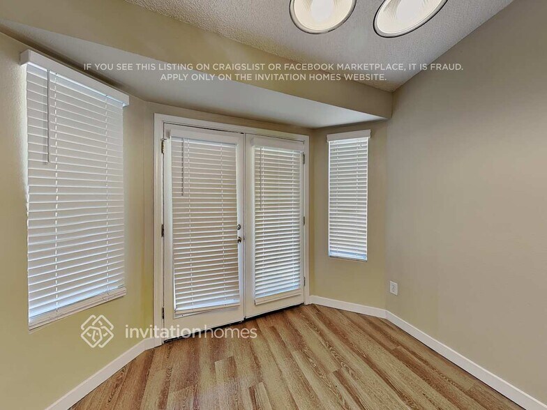 Building Photo - 3226 W Ross Ave