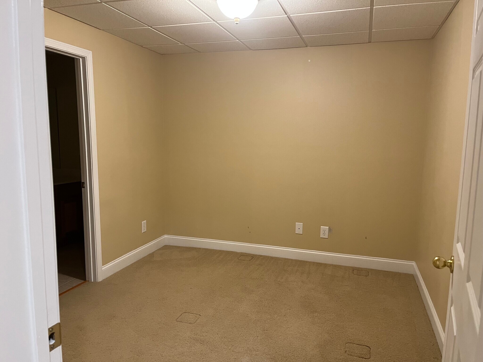 Building Photo - 5182 Glenstone Ct