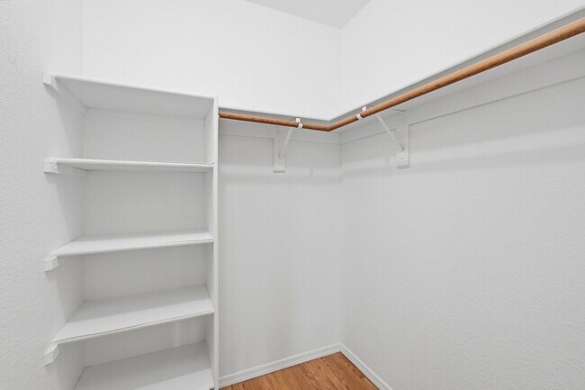 Building Photo - 3150 Cascades Ct