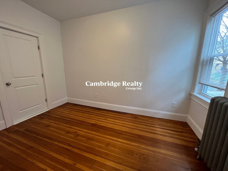 Building Photo - 107 Columbia St