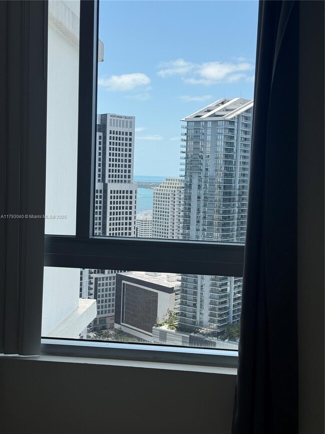 Building Photo - 350 S Miami Ave
