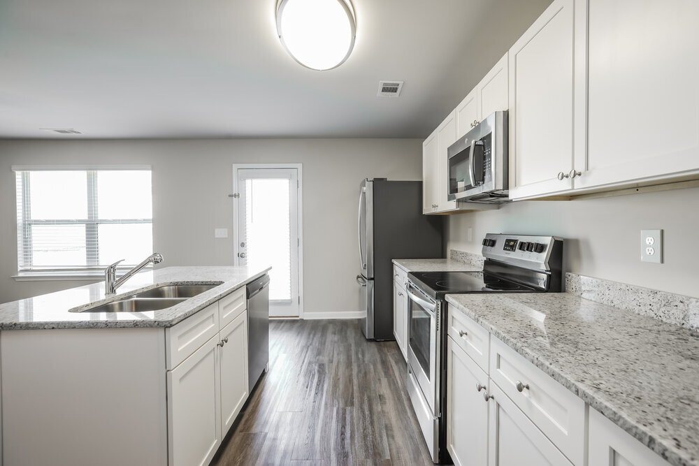 Building Photo - 317 Nutwood Trce