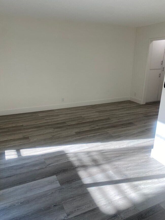 Interior Photo - Quo Vadis 08-LA