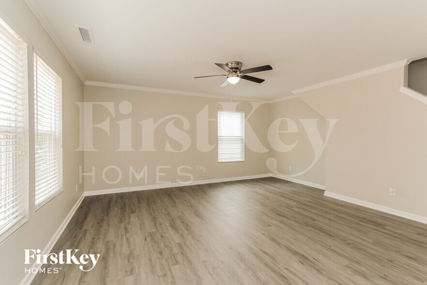 Building Photo - 2013 Dunsmore Ln