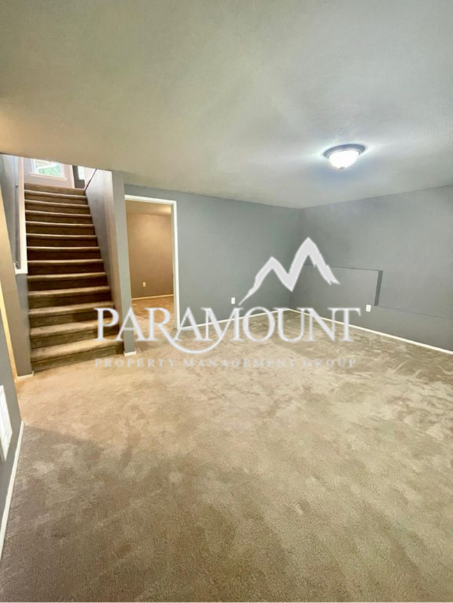 Building Photo - Charming 3-Bedroom Duplex Near Southworth ...