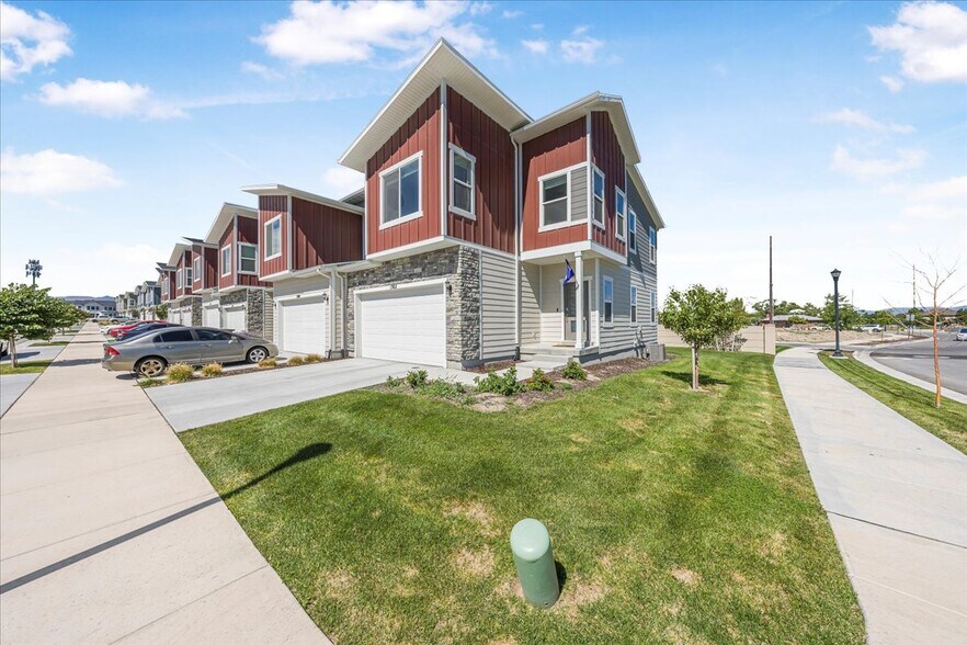 Primary Photo - 1502 W Sparta Way