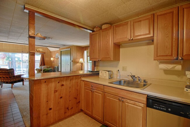 Building Photo - SKI LEASE: Tahoe Vista, Sleep 2-5, Wood Stove