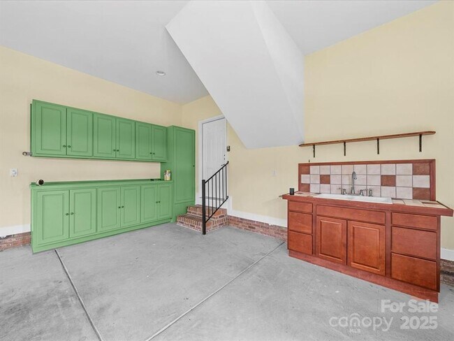 Building Photo - Gorgeous 3 Bed/2 Bath Home for Rent