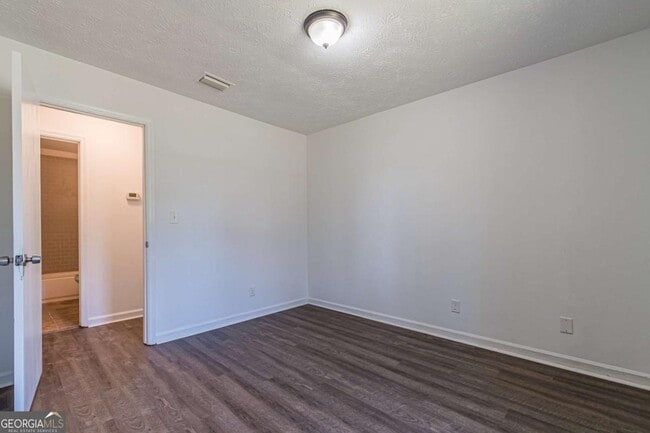 Building Photo - 926 Live Oak Ct