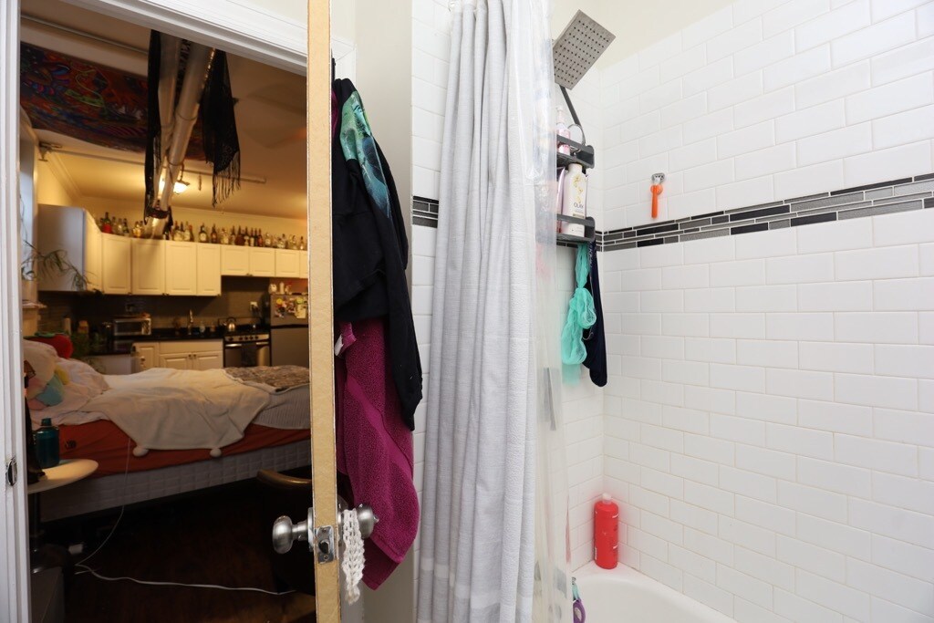 Building Photo - 2120 N Dayton St