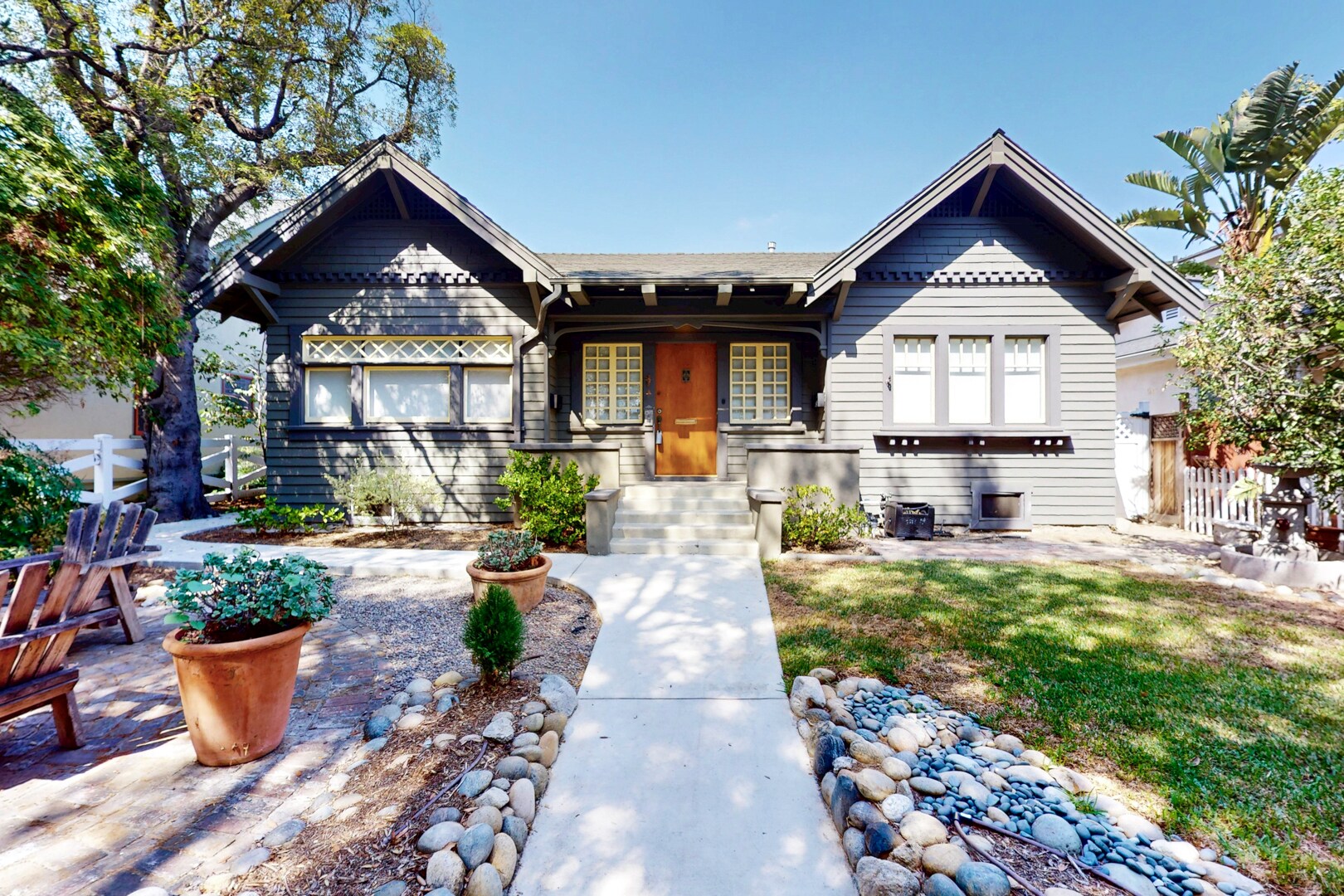 Building Photo - 1845 Las Lunas St