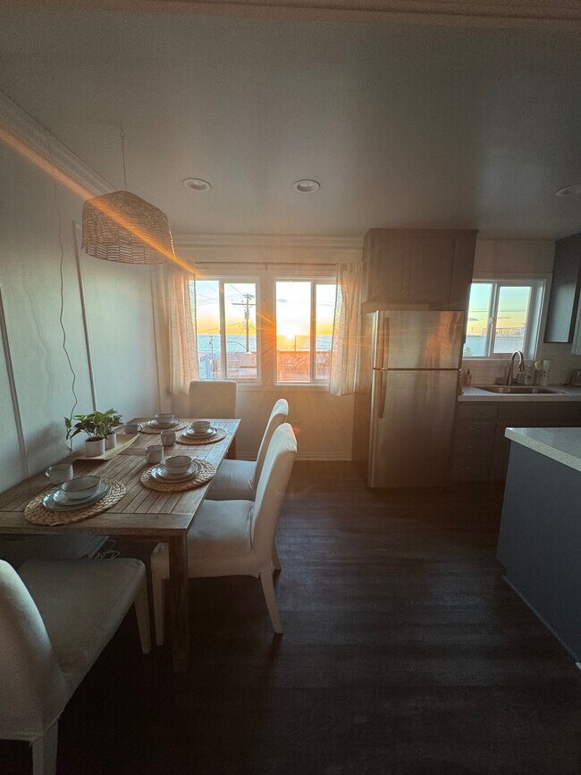 Building Photo - 137 27th St