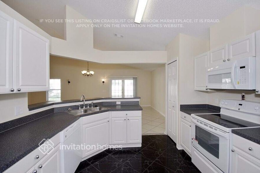 Building Photo - 820 Brightview Dr