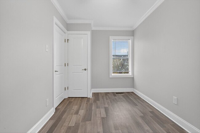 Building Photo - 39 Carroll St