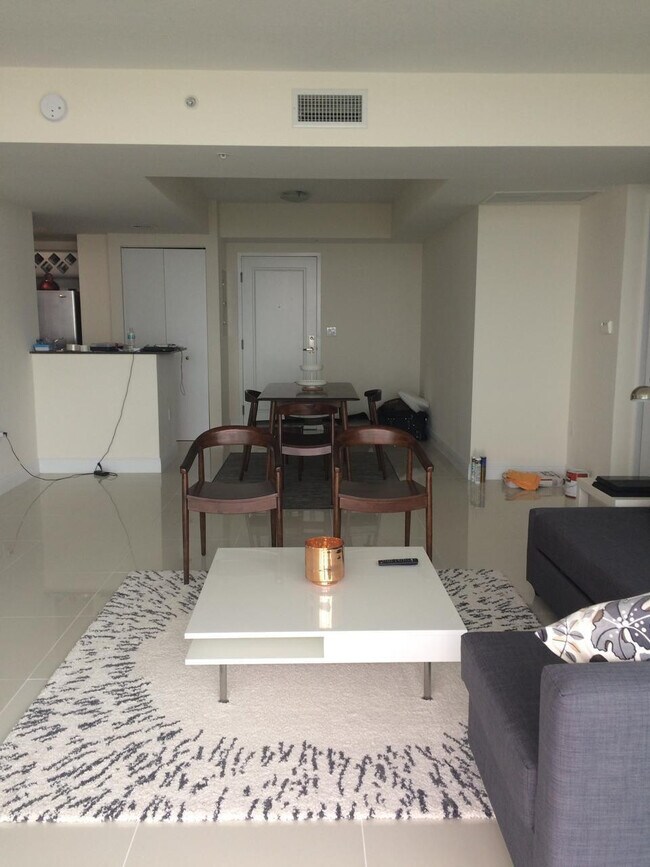 Building Photo - 1861 NW S River Dr