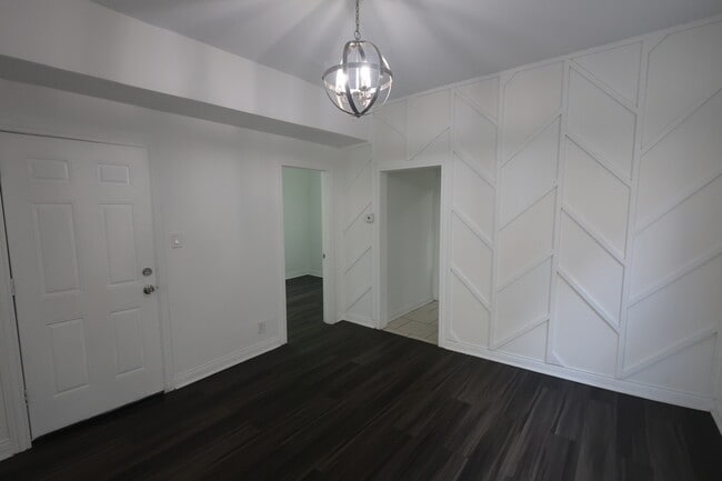 Building Photo - 3532 W Van Buren St
