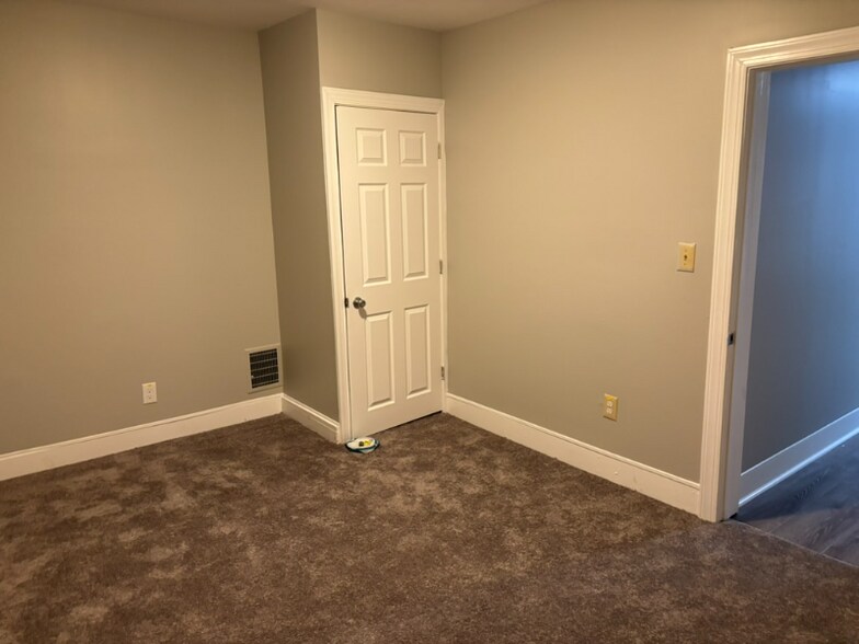 Building Photo - 0000 Cumberland St