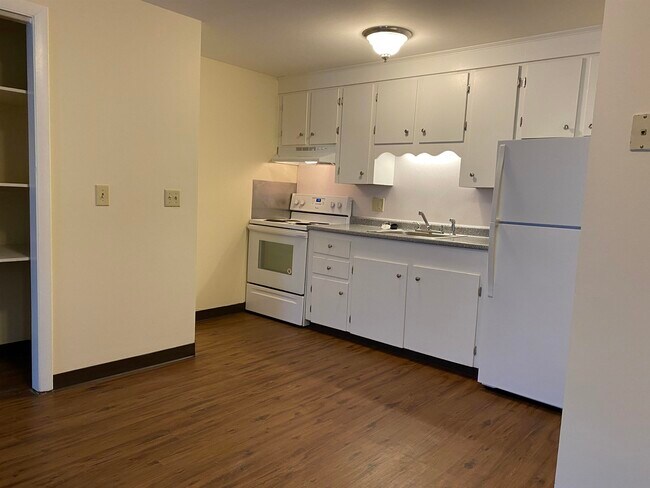 Building Photo - 93 West St