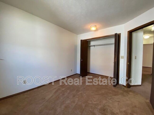 Building Photo - 5 N Chillicothe St