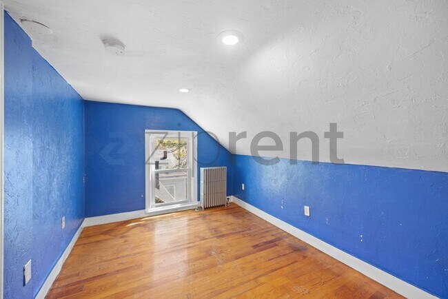 Building Photo - Unit 3F