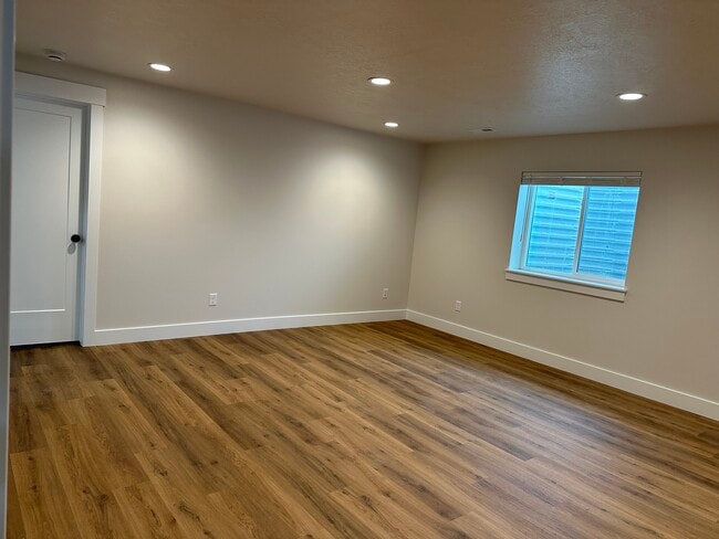 Building Photo - 2237 W 1370 N