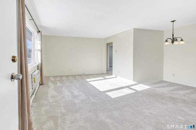 Building Photo - 100 Silliman St