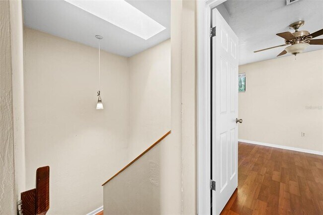 Building Photo - 4427 SW 21st Ln