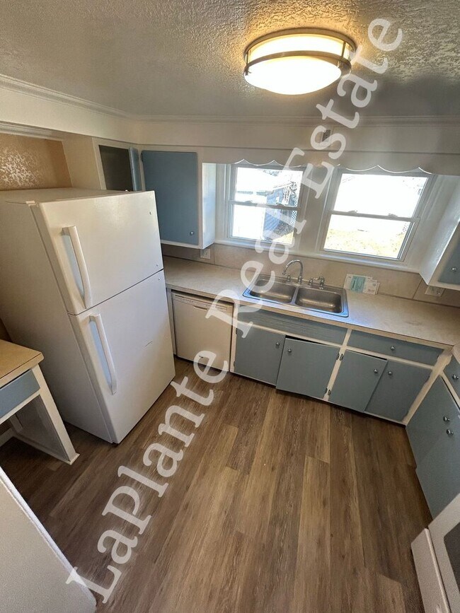 Building Photo - Charming 3-Bedroom Home with Fresh Updates in South Toledo