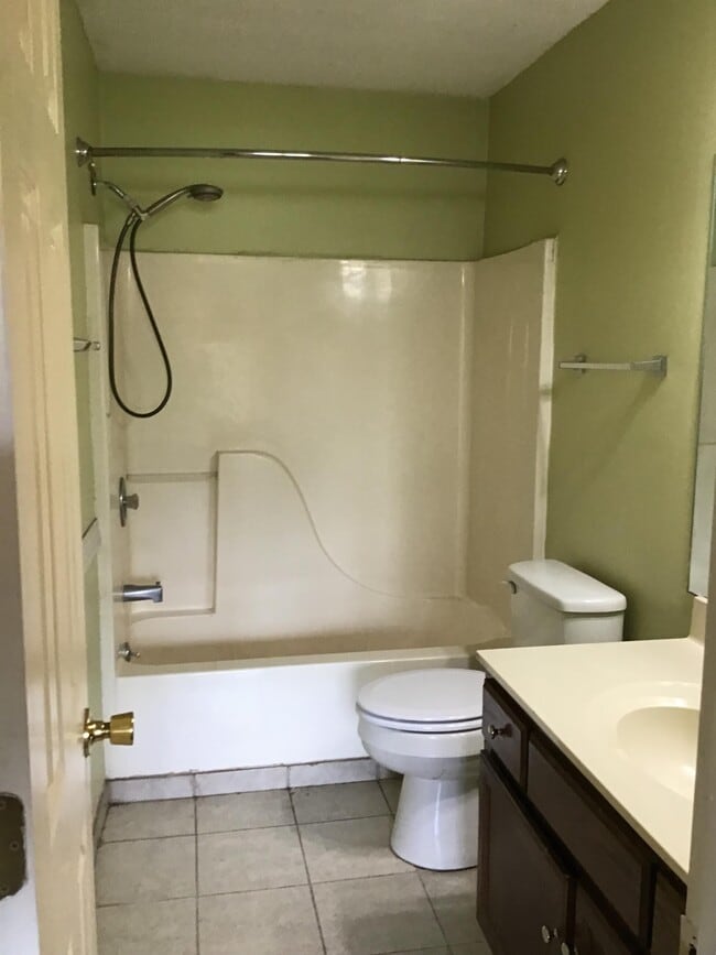 Building Photo - 13 Shayna Dr