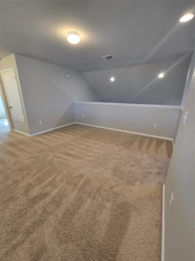 Building Photo - 10900 Gonzales Ranger Pass