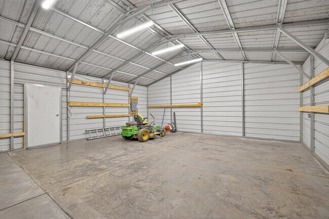 Building Photo - 2504 Angelyn Dr