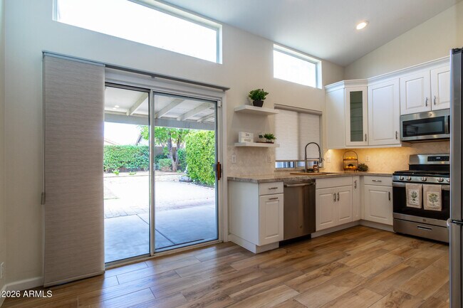 Building Photo - 3226 E Wahalla Ln